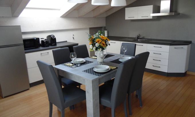 Castello di Godego Apartment | Penthouse at the Path - modern and bright apartment in quiet area