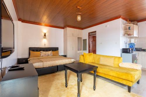 Ngara West Apartment | Penthouse Rooftop Studio with King bed