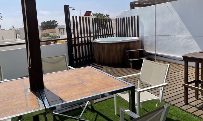 Carboneras Apartment | Penthouse with Jacuzzi 100 meters from the beach