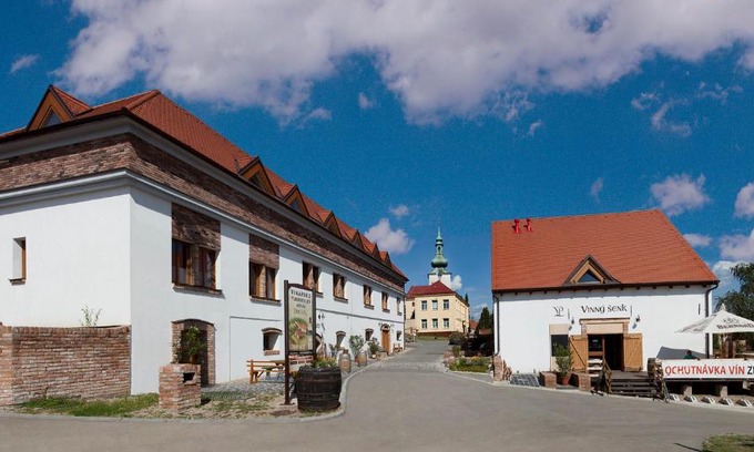 Pritluky House | Penzion a Restaurace Vinařství Přítluky