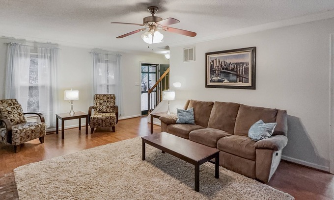 Greensboro House | Perfect for Extended Stays! Spacious 4-bedroom, Great Location!