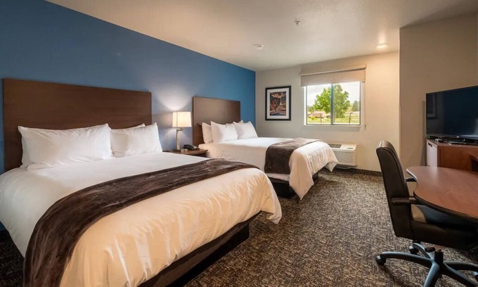 Shakopee Hotel | Perfect Getaway: Comfortable Room w/Kitchen, Near Mystic Lake!