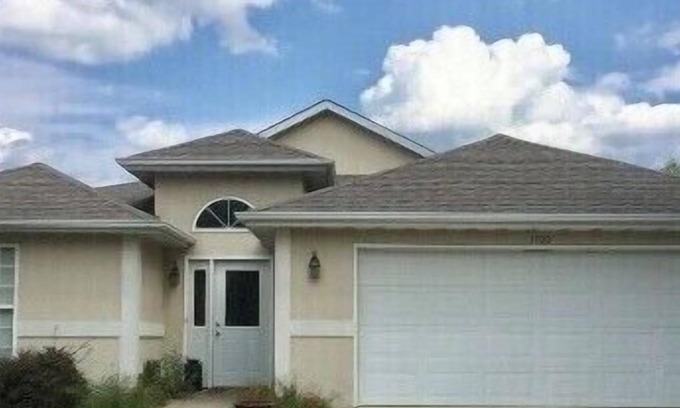 Columbia House | Perfect Location!