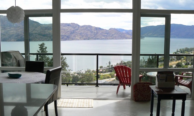 Central Okanagan House | Perfect Romantic Getaway. Private, amazing views and hot tub.