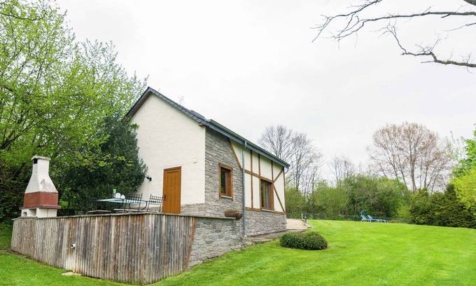 Awenne Cottage | Perfect spot on the edge of a large wood