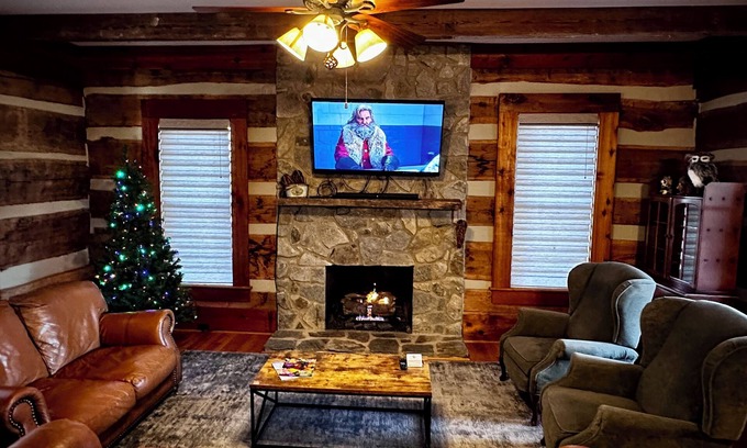 Terrell House | Perfect for your Holiday Gathering!