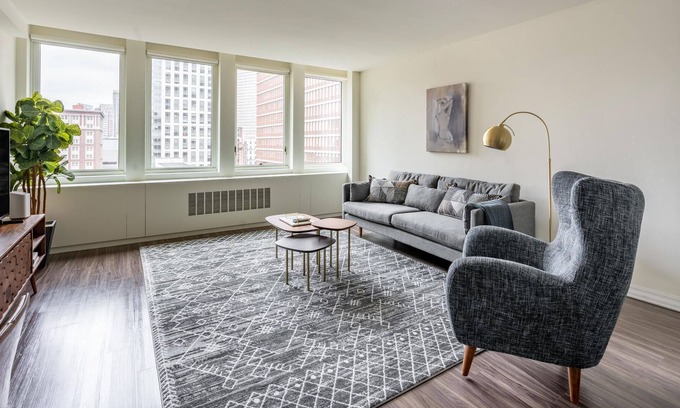 Prudential - St. Botolph Apartment | Perfectly Located 1BR in Boston w/ Concierge + Gym