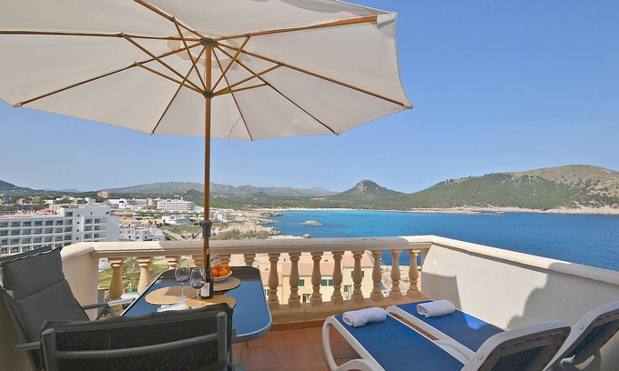 Cala Agulla Apartment | Perleta - Apartment with sea views and communal pool in Mallorca
