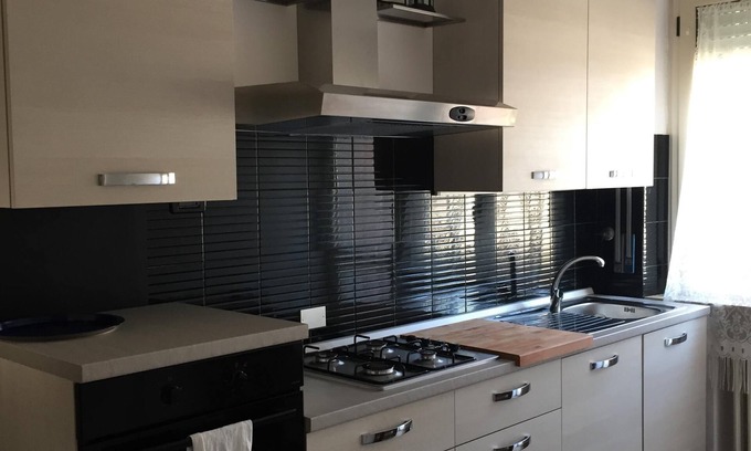 Pineta Apartment | Pescara 2bd 2ba 4th Floor View Apt. Near Beach, Park, University