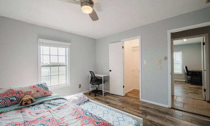 Midland House | Pet-Friendly 3BR Furnished Home w/Large Yard