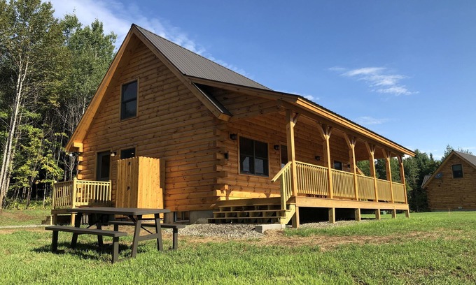 Lyndon Center Cabin | Pet friendly cabin in East Burke - KINGDOM TRAILS and VAST snowmobile network!