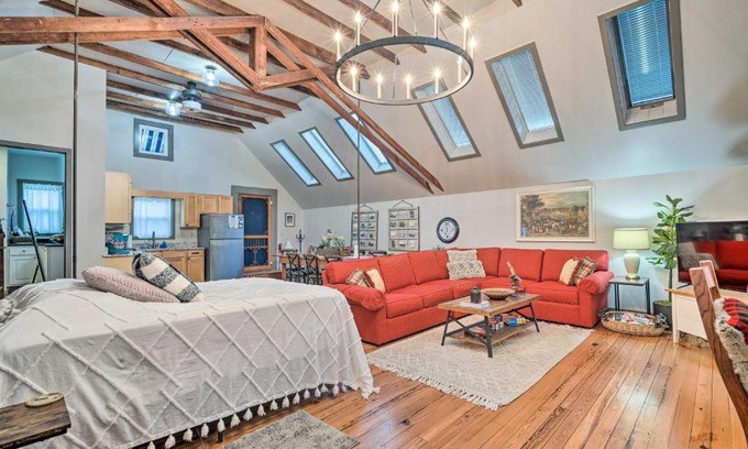 Bemus Point Apartment | Pet-Friendly Loft Vacation Rental with Fire Pit!