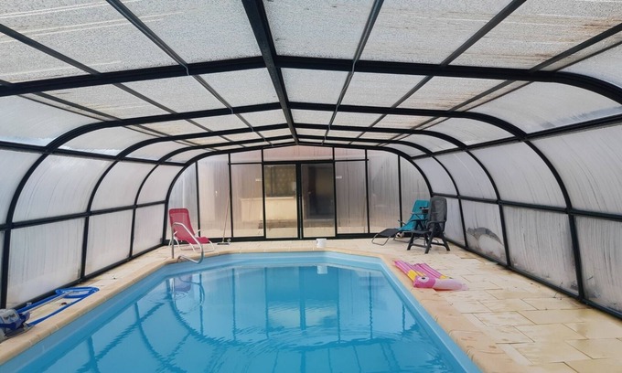 Flayat House | Petite Maison de Campagne Avec Piscine Couverte et Chauffée