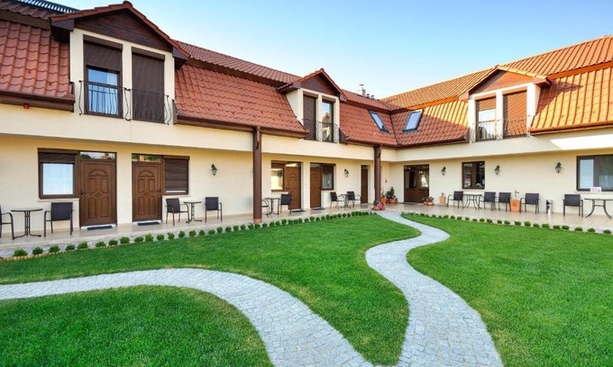 Egerszalok Bed & Breakfast | Petrény Borpanzió