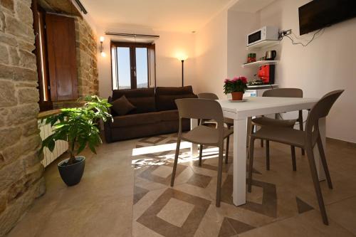 Pietrapertosa Apartment | Petra Holiday Home