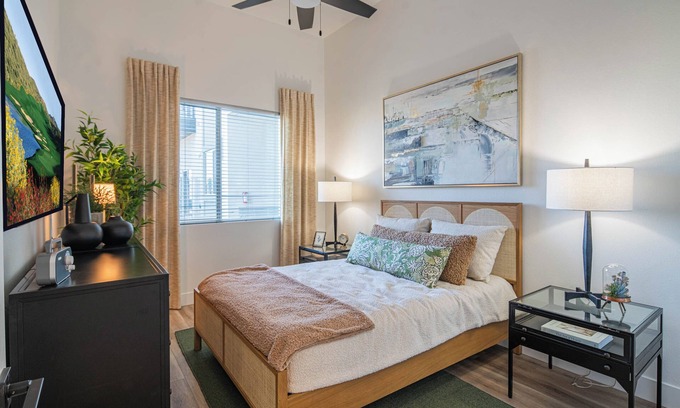 Desert View Village Condo | Phoenix Stay>Close to Mayo & Shops> Pool + Parking