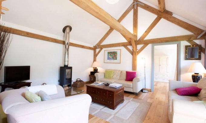 Tenterden House | Pickle Cottage Tenterden - modern, airy converted barn, formerly a pig shed!