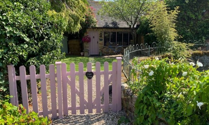 Wickhamford Cottage | Piglet Cottage Cotswolds
