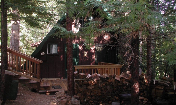 Mi-Wuk Village Cabin | PinecrestAreaRentals #14 9/5-12/10 no holidays book 2 nights get 3rd night free.