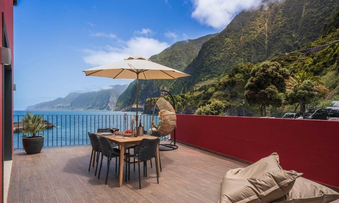 Porto Moniz House | Pipas do Avô - Seixal by An Island Apart