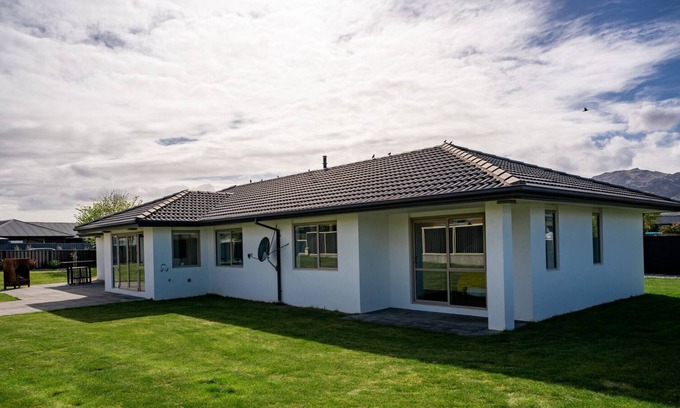Cromwell House | Pisa Perfection – Cromwell Holiday Home