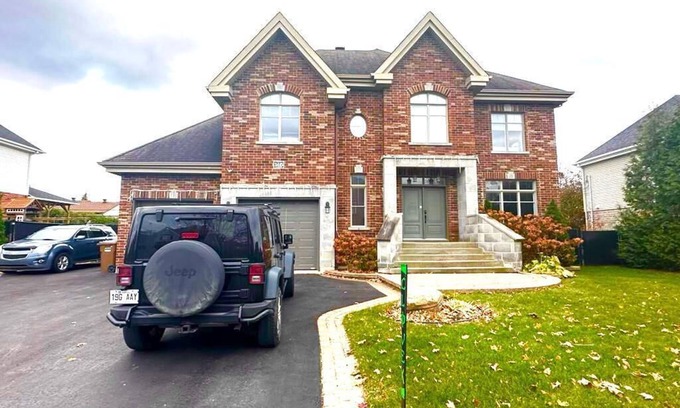 Saint-Bruno-de-Montarville House | Place to stay in St Bruno