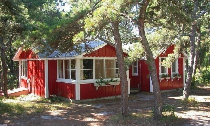 South Chatham Cottage | Pleasant Forest Shores #1 S. Chatham: Classic Swedish 'Stuga' style near beach