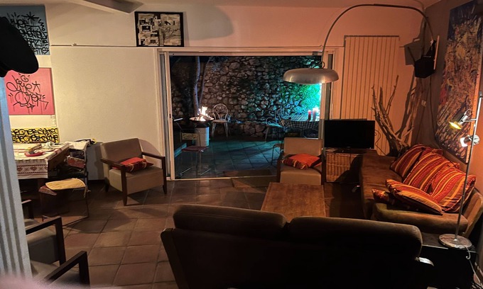 Bonneveine House | Pleasant village house garden, bbc game room - 5' from beach + Housework free