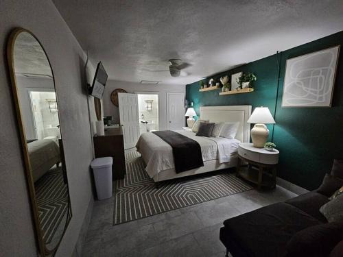 Bryant Ski Chalet | Plush King Bed Xtra Cozy Stay