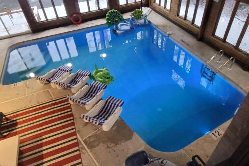 East Stroudsburg House | Poconos Pool Paradise