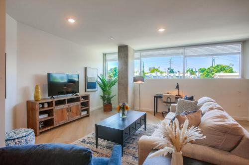 Point Loma Heights House | Point Loma Executive Loft 112