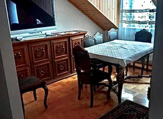 Łowicz House | Pokój prywatny 4 osobowy ze wspólna kuchnia i łazienka