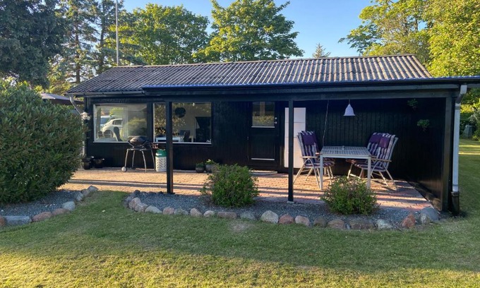 Næsby Strand House | Pomonahouse