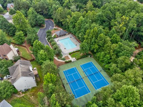 Buford Apartment | Pool and Patio, 8 minutes from Mall of Georgia!