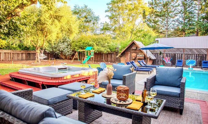 Kenwood House | Pool Paradise in Wine Country!