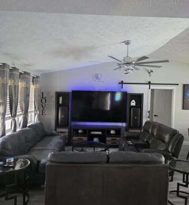 Port Saint Lucie House | PoolSide Paradise