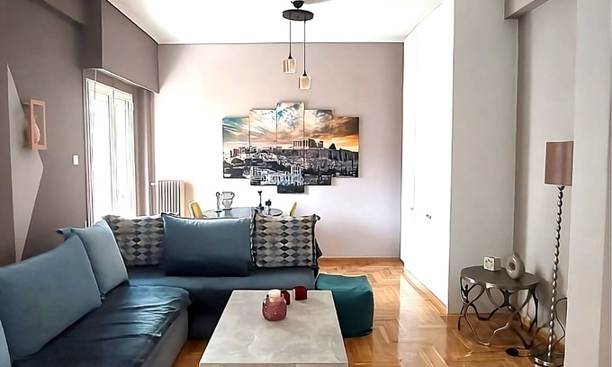 Kinosargous Apartment | Pop Art Apt – 3 Min to Metro in the City Center