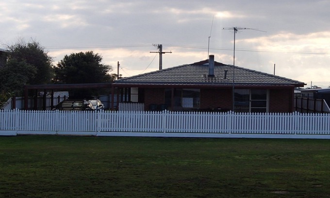 Port Albert House | Port Albert Holiday House, great for families, with an awesome water view.
