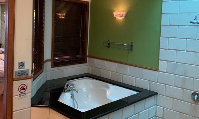 Taman Tanjung Ski Chalet | Port dickson full sea view lexis deluxe water chalet