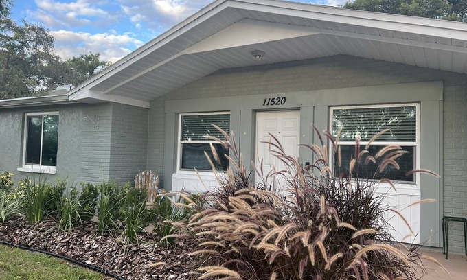 Bayonet Point Cottage | Port Richey Vacation Getaway, Family/Pet-Friendly, Near Beaches and Tampa Bay