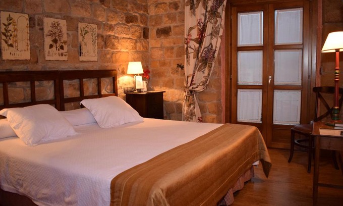 Quintanar de la Sierra House | Posada Las Mayas