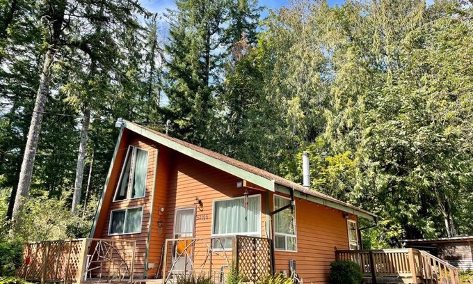 Index Ski Chalet | Prancing Pony - Cabin in the Cascades