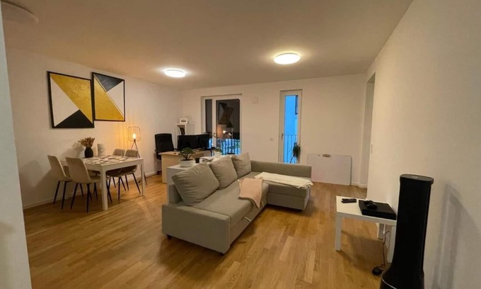 Schoenefeld Apartment | Precious Airport Sta