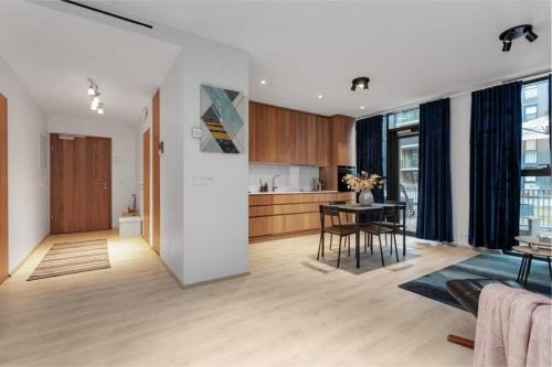 Teigar Apartment | Premium Downtown Queen Apartment KARTULI