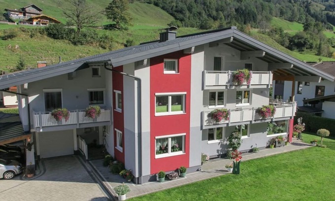 Fusch an der Grossglocknerstrasse House | Present apartment in Fusch