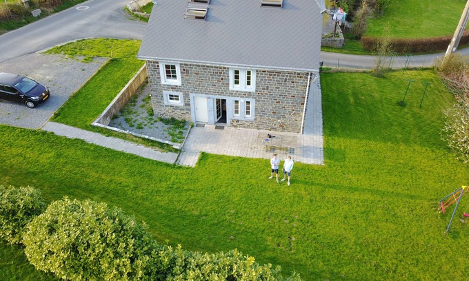 Nisramont House | Pretty gite in a flowery village 12 P 5 minutes from La Roche-en-Ardennes