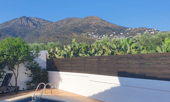 El Mas Bosca Villa | pretty house 5 people fully equipped with private pool, wifi, close to the sea