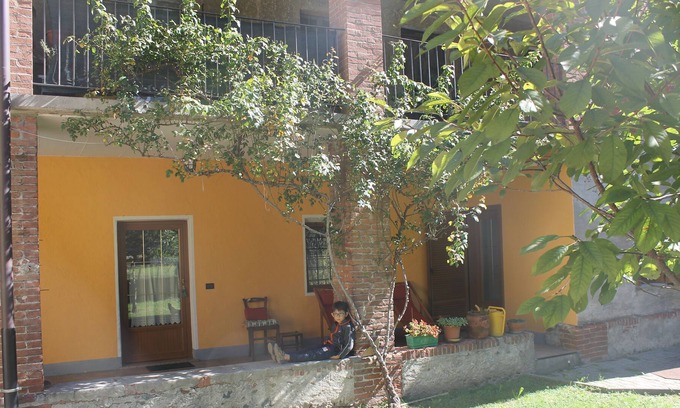 Grand Vert House | pretty independent part of the building with arcade and private garden