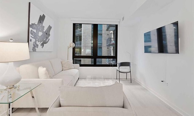 NoMa Hotel | Pristine & Quiet 2BR, Close for Metro Red Line & Union Market