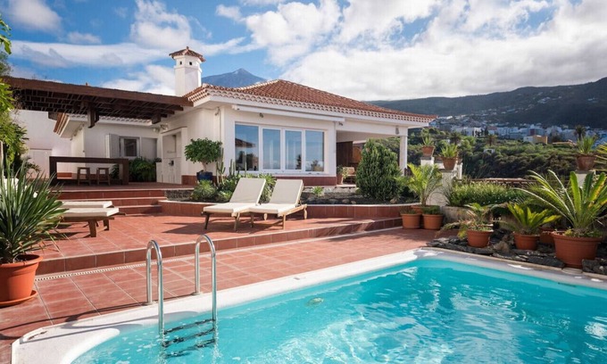 La Mancha Apartment | Privacy: pool, terrace & garden, bbq, views [G]